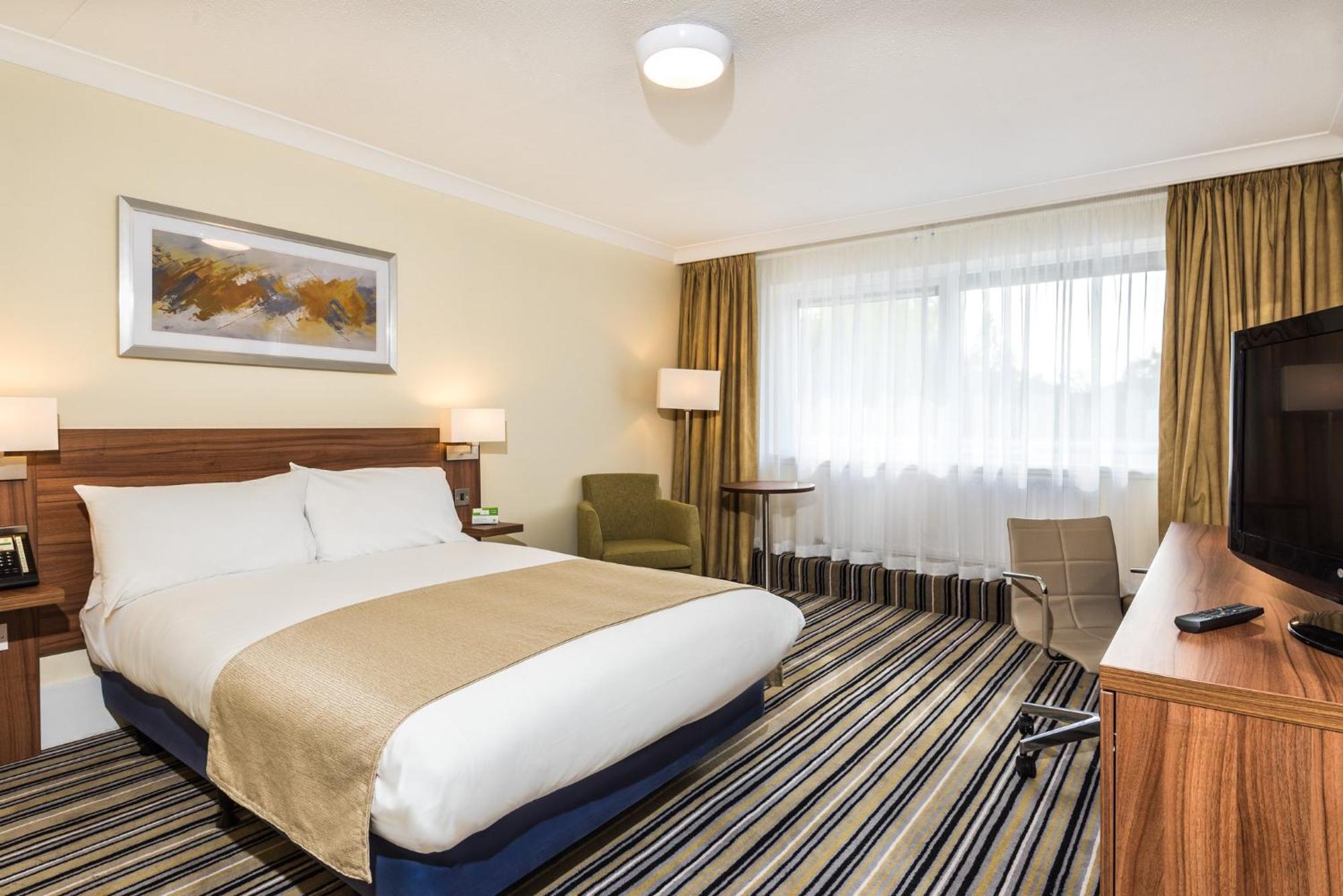 Chambre Lit Queen-Size Standard - Accessible aux Personnes à Mobilité Réduite